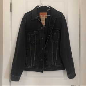 LEVI’S vintage fit jean jacket